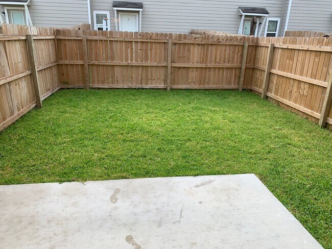 Building Photo - 16914 Showdown Path