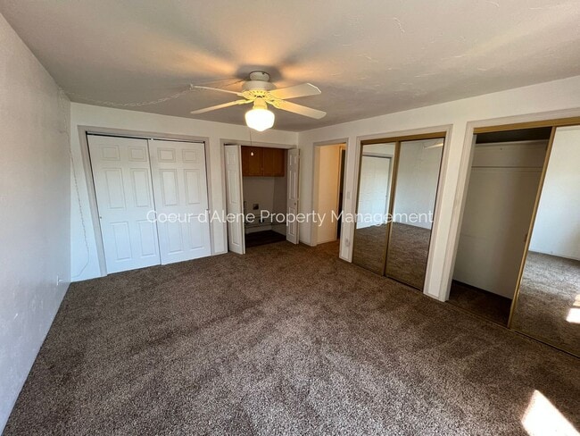 Building Photo - 2+ bed, 2 bath house on the Spokane River!