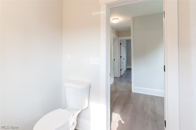 Building Photo - 1464 E 123rd St