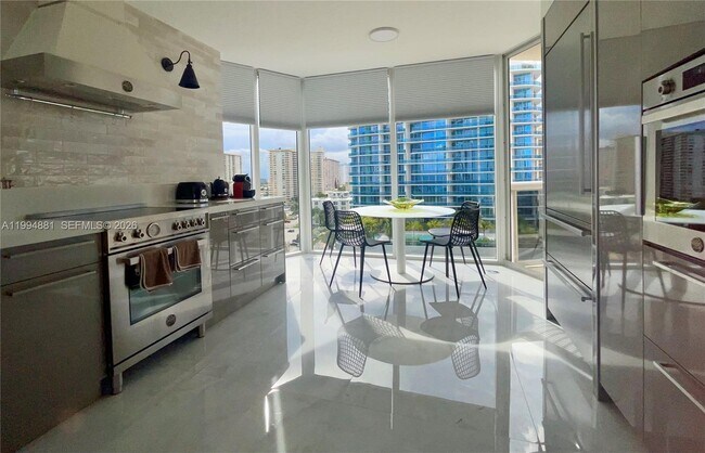 Building Photo - 17555 Collins Ave