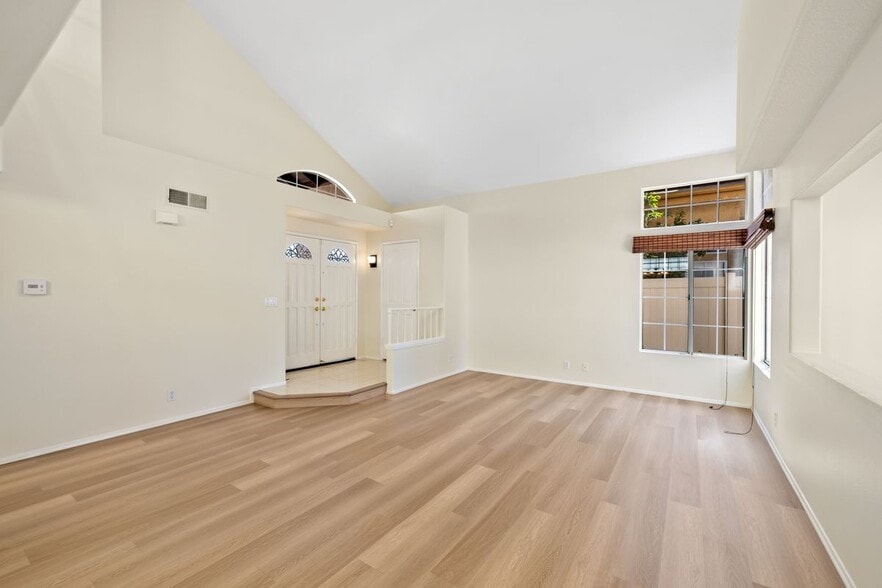 Building Photo - 2163 Sun Ridge Dr
