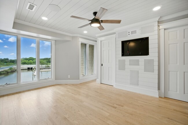 Building Photo - 100 Pinewood Rd