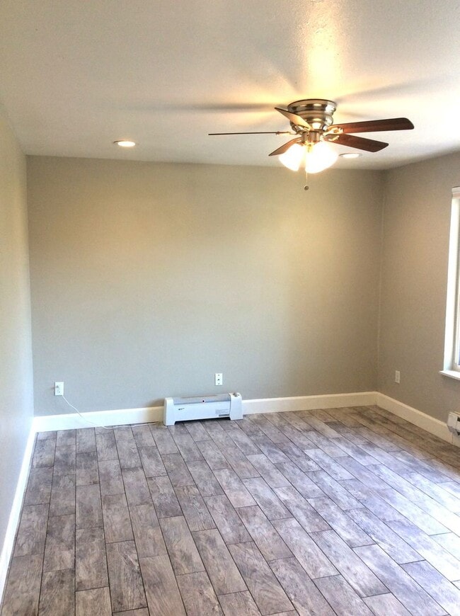 Building Photo - Lovely 3 Bdrm+ -  2 story home in Tacoma! ...