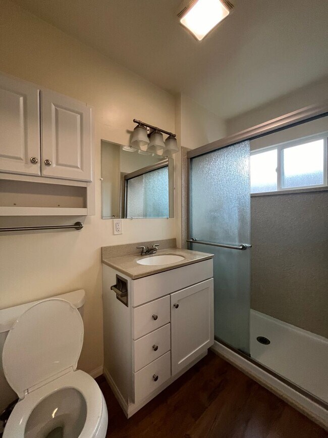 Building Photo - 524-526 Delaware Street