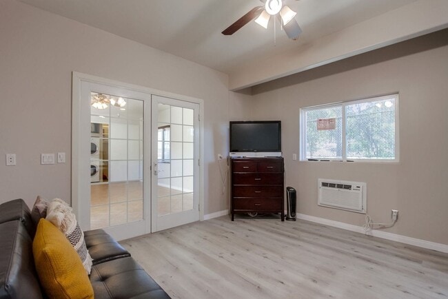 Building Photo - Peaceful Escondido 1BR with a full kitchen, bathroom and washer&dryer