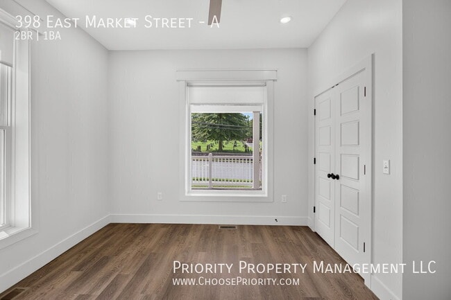 Building Photo - 398 E Market St