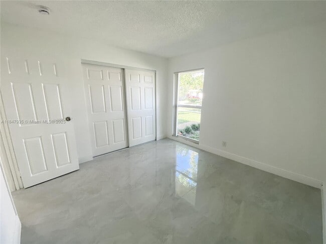 Building Photo - 7805 NW 67th Ave