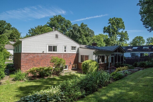 Building Photo - 9407 Crosby Rd
