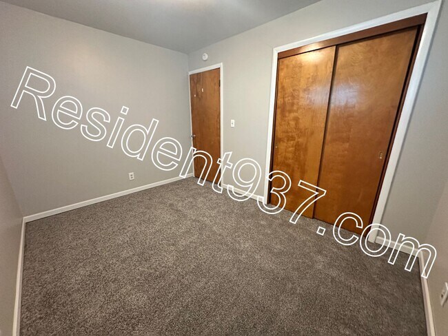 Building Photo - 3 Bed 1 bath home