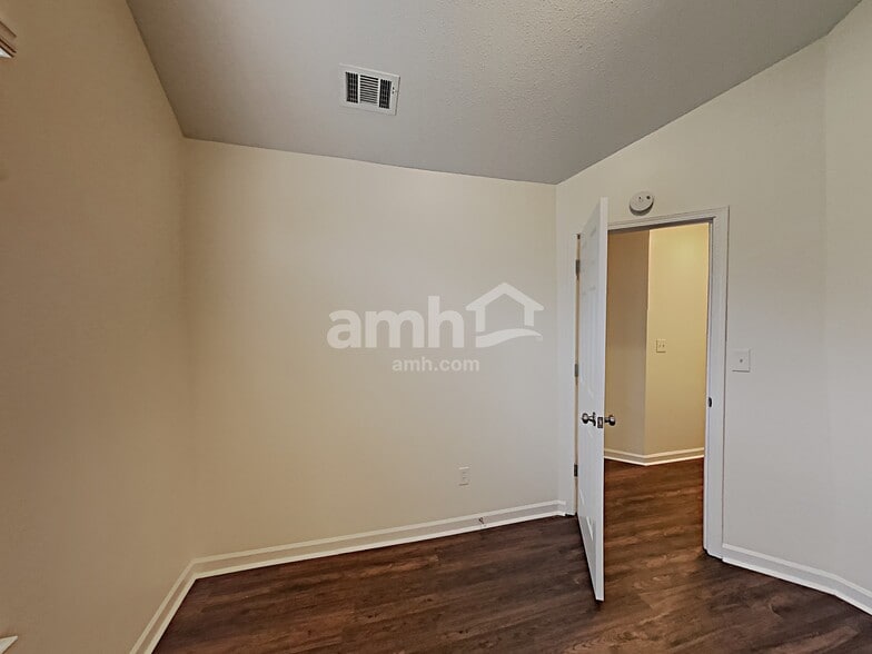 Building Photo - 4428 Red Eagle Ct