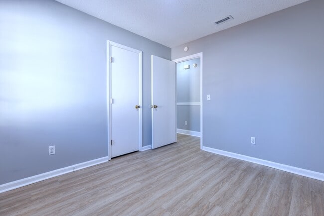 Building Photo - 203 Monroe Ave