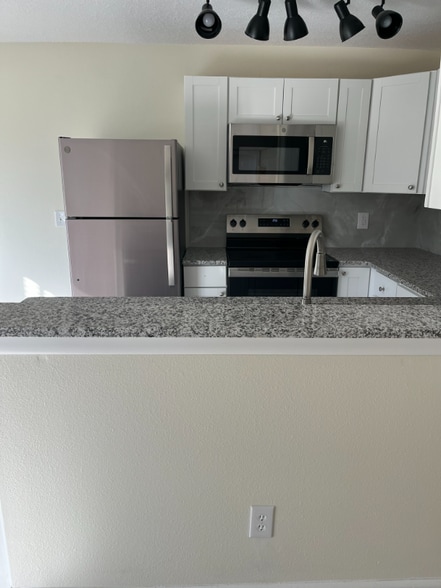 Building Photo - 1884 Agora Cir SE