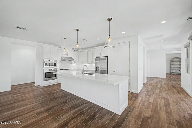 Building Photo - 11673 N 136th St