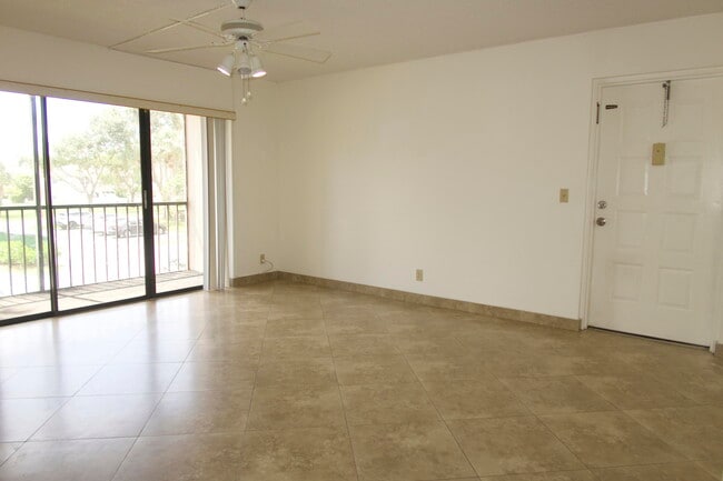 Building Photo - 208 Foxtail Dr