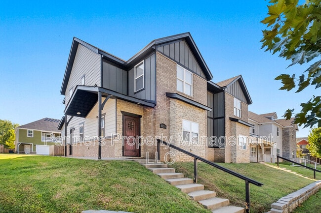 Building Photo - 1258 N Sicily Ln