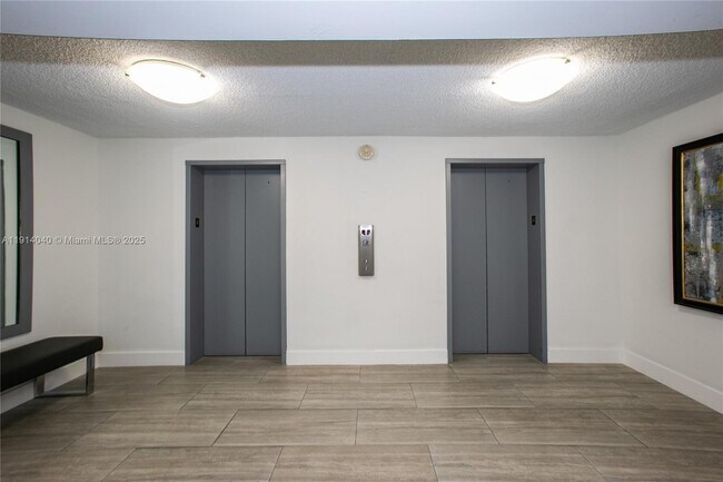 Building Photo - 137 Golden Isles Dr