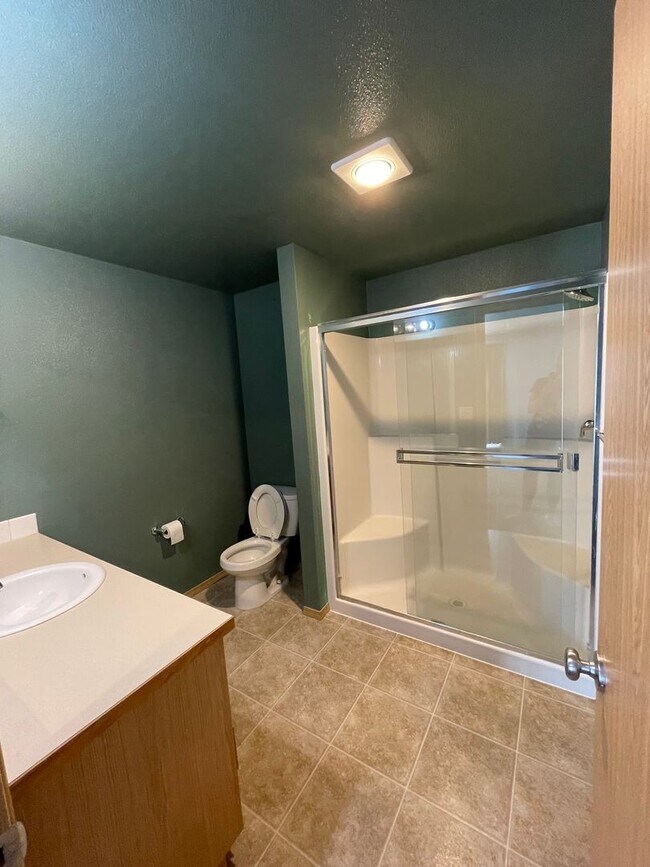Building Photo - Spacious 1,520 Sq. Ft. Home with Open Floor Plan