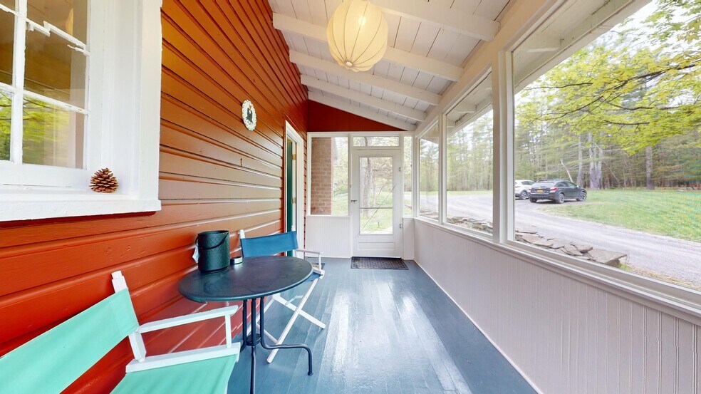 Screened porch - 65 Ohayo Mountain Rd