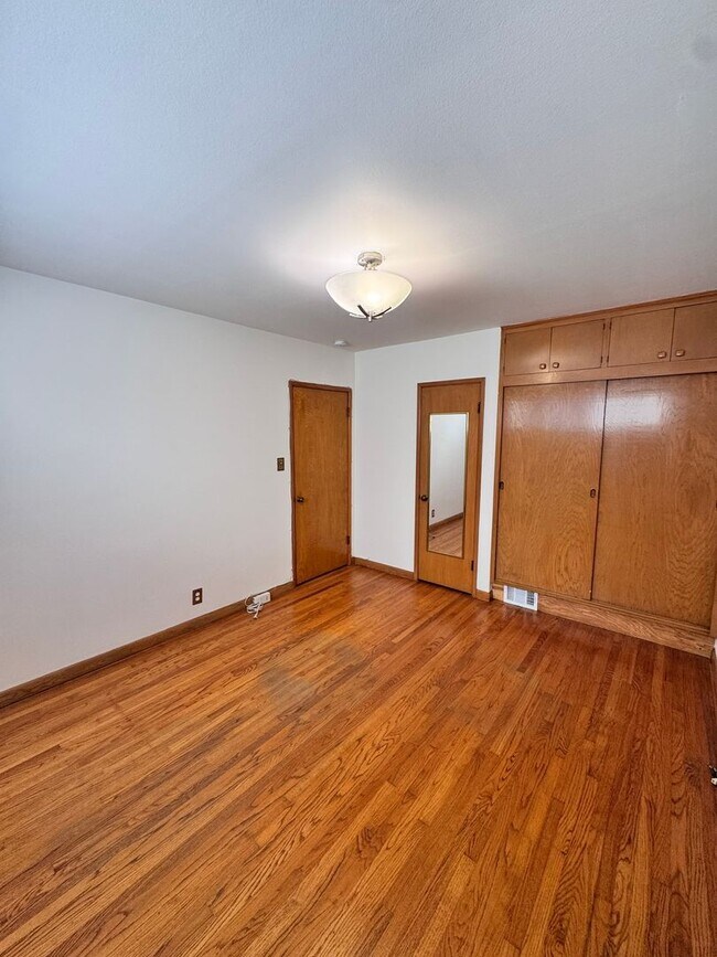 Building Photo - 4531 E Shaw St