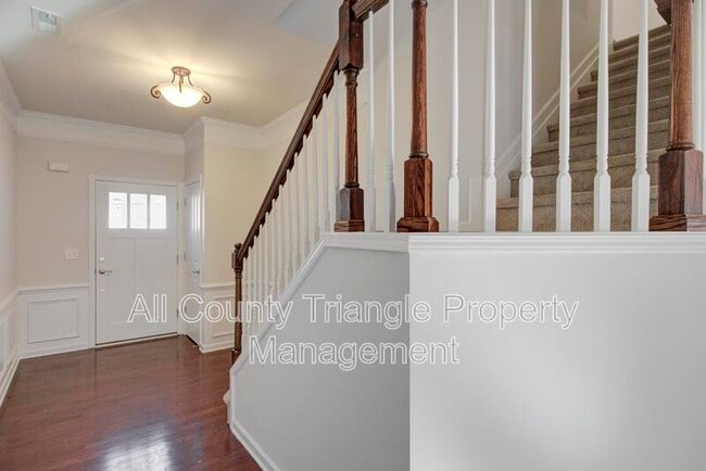 Building Photo - 408 Dyersville Dr