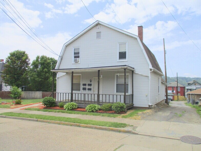 Primary Photo - 1111 Lenz Ave
