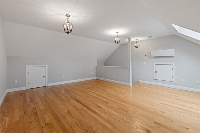 Building Photo - 129 Acton St