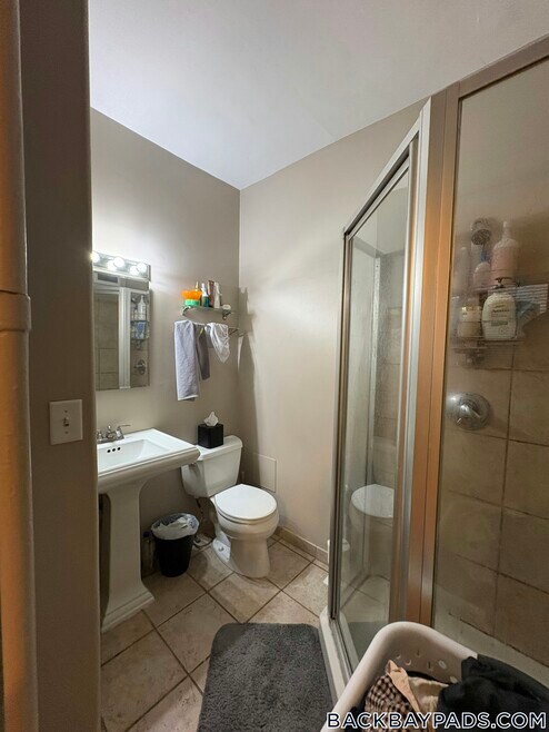 Building Photo - 8 Garrison St