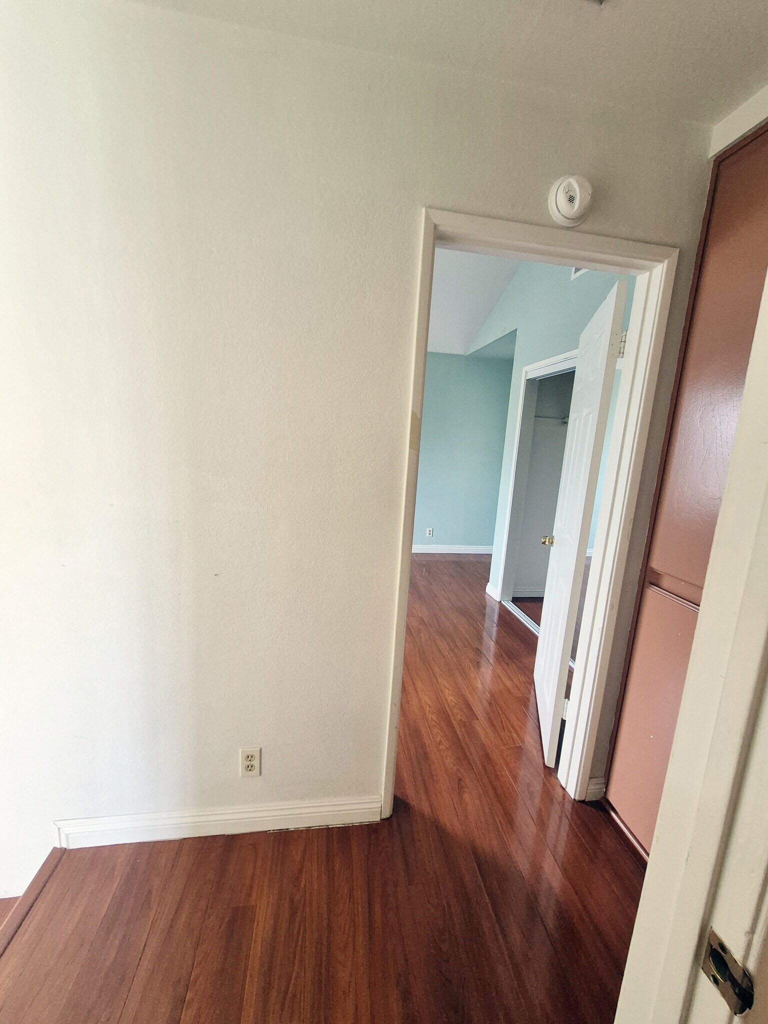 Building Photo - 1836 E Huntington Dr