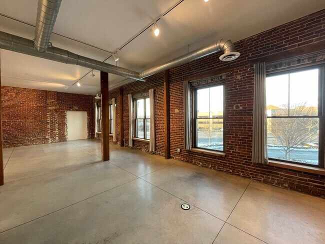 Building Photo - 54 Old Granite St