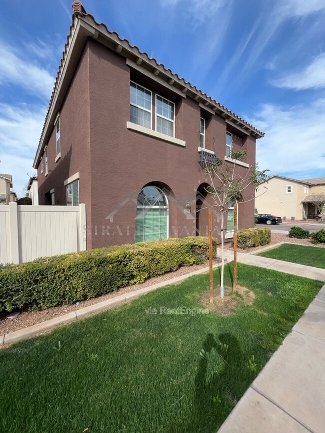 Building Photo - 881 S Adam Wy