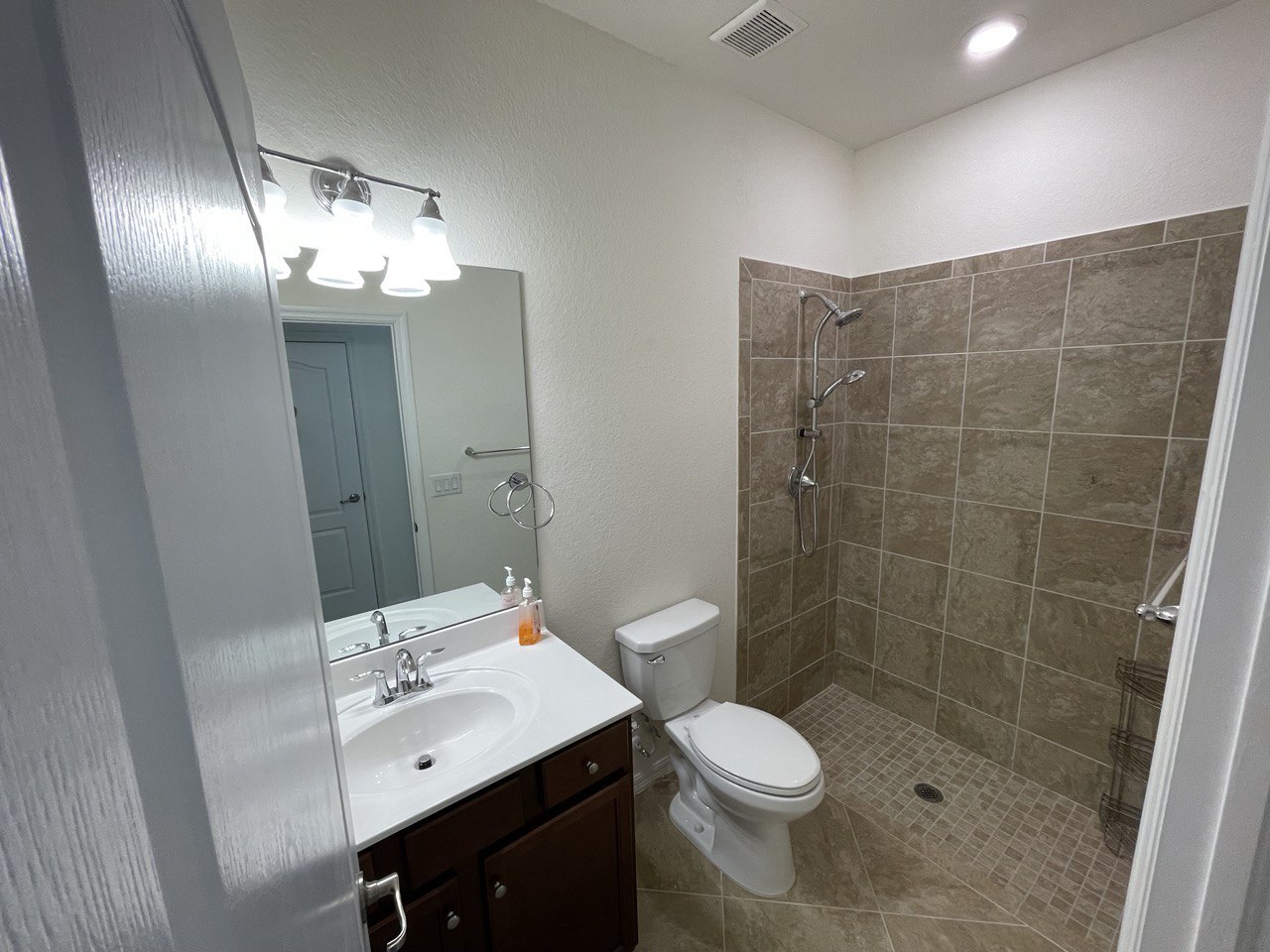 Building Photo - 19344 Bluff Dr