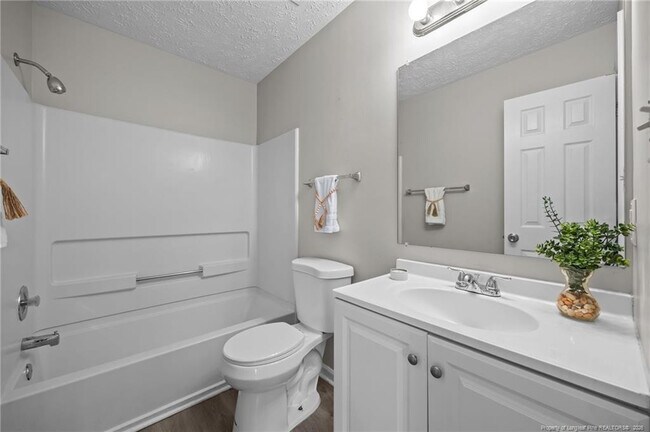 Building Photo - 1421 Matilda Ct