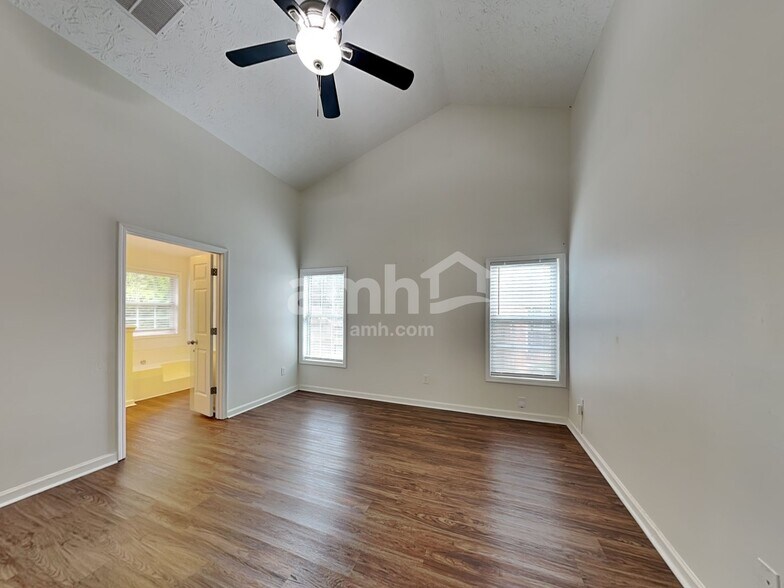 Building Photo - 18 Ludwick Ln