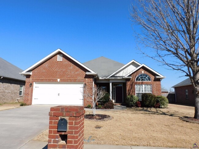 Primary Photo - 703 Post Oak Way