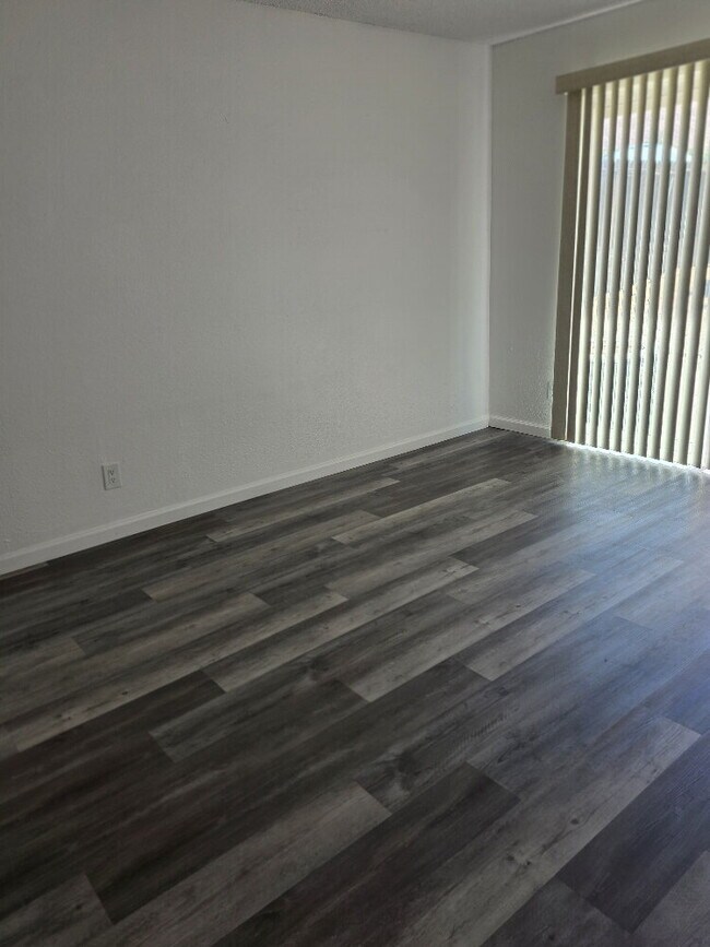 Building Photo - 3-Bedroom house with 2 Baths in Sacramento