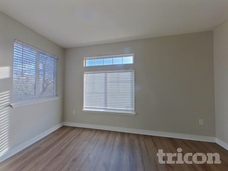 Building Photo - 13295 Holly St