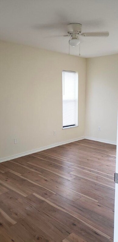 Building Photo - 607 SW Lucero Dr