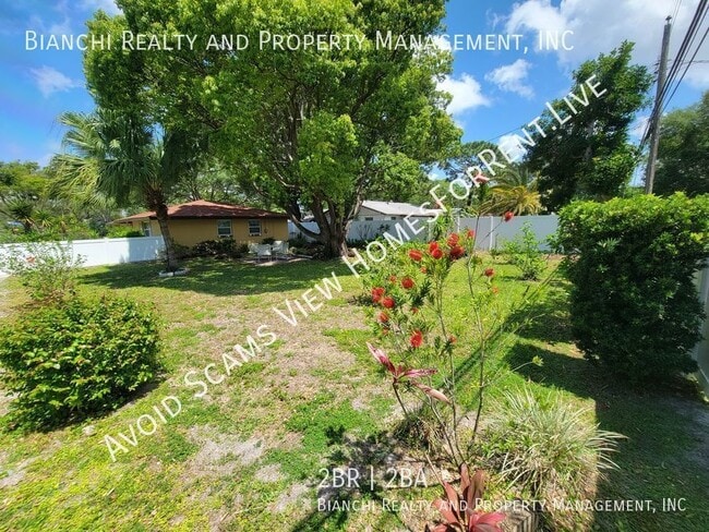 Building Photo - 501 Lake Palms Dr