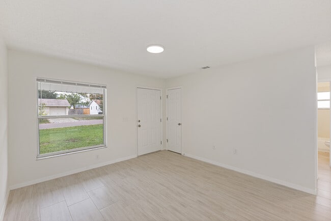 Building Photo - 102 Cricket Hollow Ln