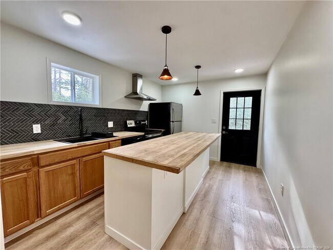 Building Photo - 313 N Moore St