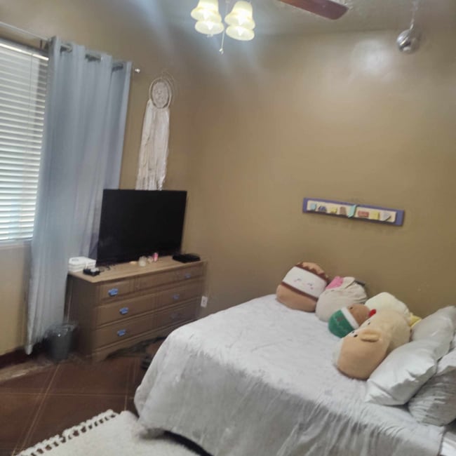 Building Photo - 219 700 N