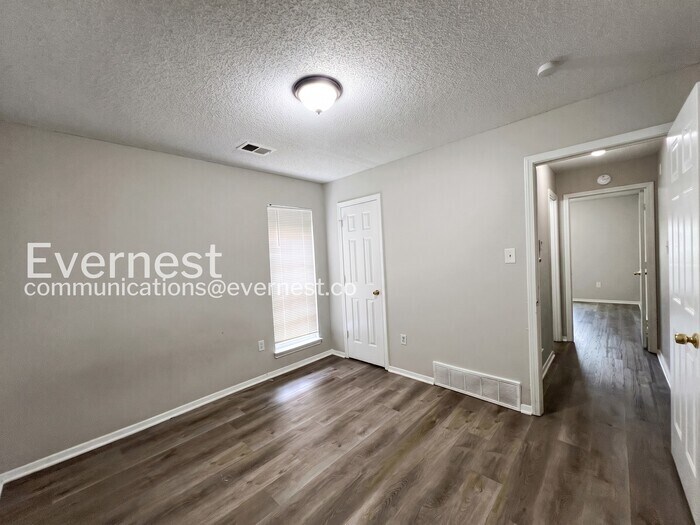 Building Photo - 7594 Iris Dr