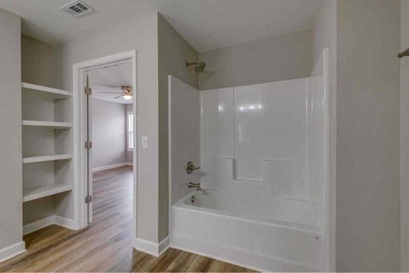 Building Photo - 648 S Tunnel Rd