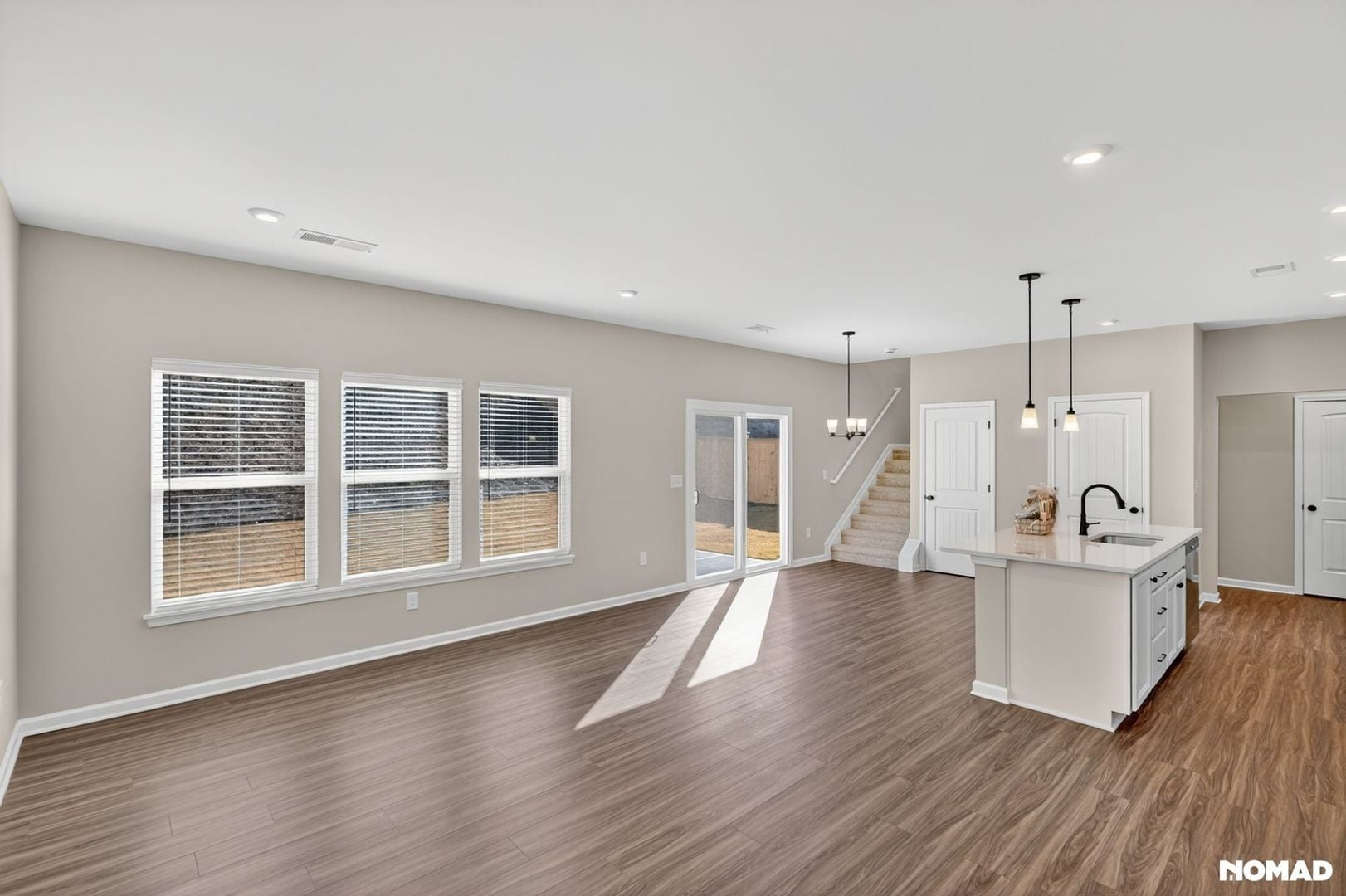 Building Photo - 102 alpine ct