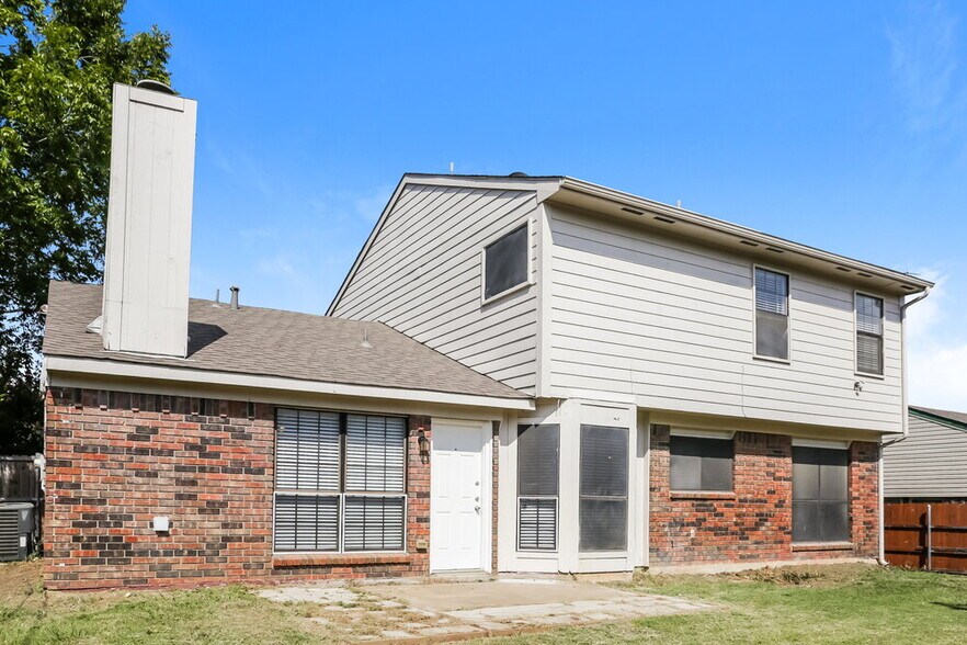 Building Photo - 5911 Rocky Point Dr