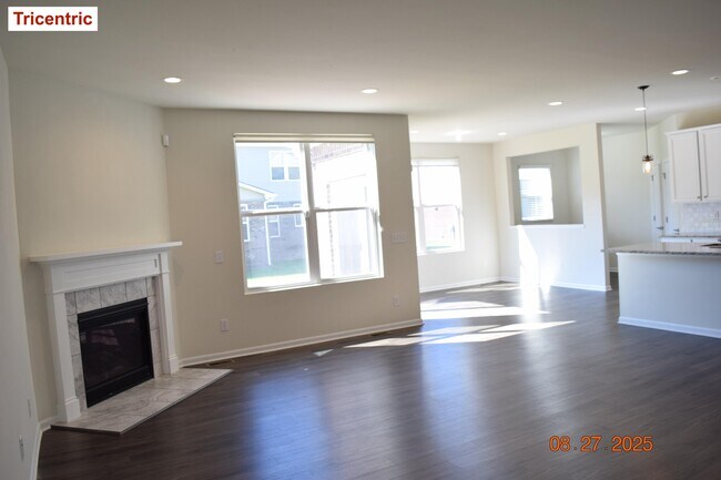 Building Photo - 49577 Shoreline Dr