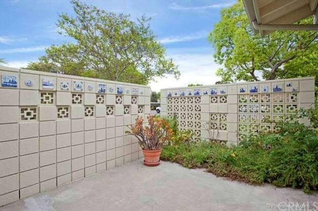 Building Photo - 707 Avenida Majorca