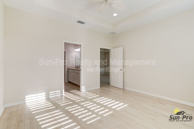 Building Photo - 301 Low Tide Ln