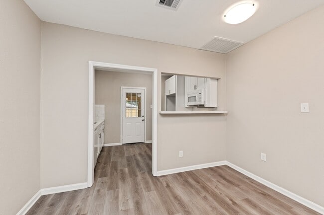 Building Photo - 1113 8th St