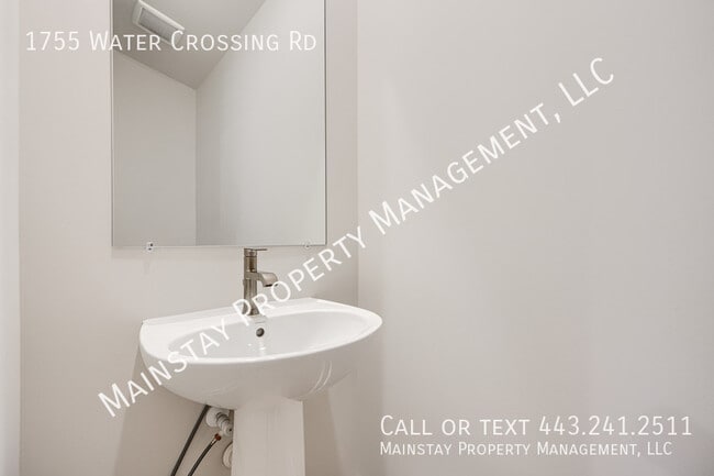 Building Photo - 1755 Water Xing Rd